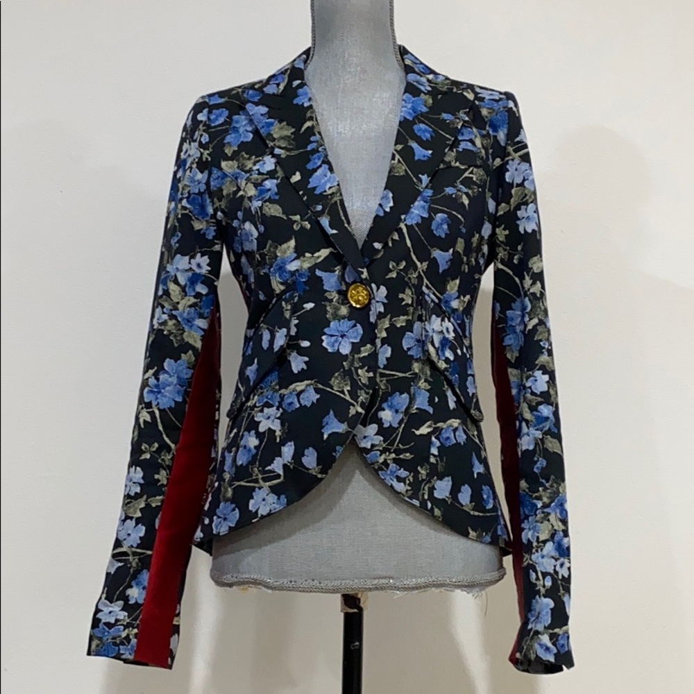 COPY - Sz 6 Smythe Tuxedo Stripe Floral Jacquard Blazer